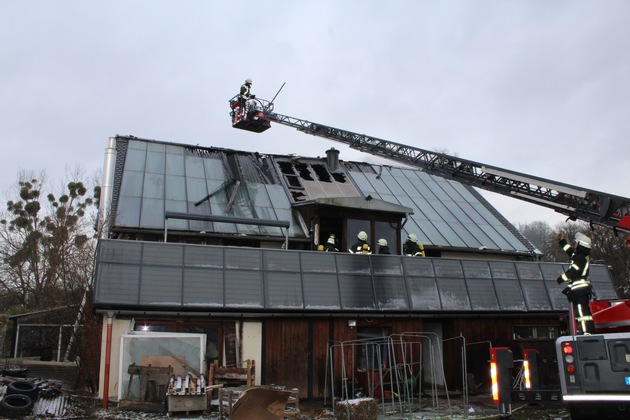 POL-PDMY: Brand eines Einfamilienhaus und unmittelbar angrenzendes Seminarhaus