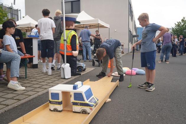 HZA-SW: Eindrücke von einer rundum gelungenen Veranstaltung - Impressionen zum Tag der offenen Tür des Hauptzollamts Schweinfurt
