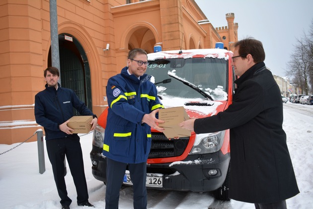 IM-MV: Innenminister verteilt FFP2-Masken an Ehrenamtliche im Brand- und Katastrophenschutz