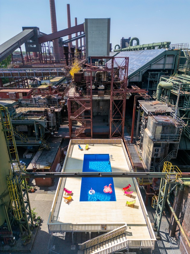 Werksschwimmbad auf dem UNESCO-Welterbe Zollverein offiziell eröffnet / Kostenfrei Sonnen und Baden auf der Kokerei bis 1. September 2026