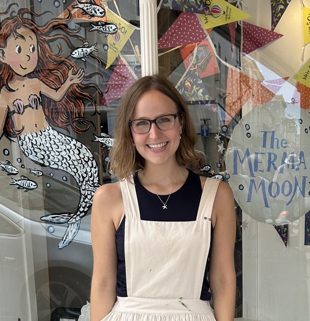 Briony May Smith kommt mit „Leo und der geheime Drache“ auf Deutschlandtour