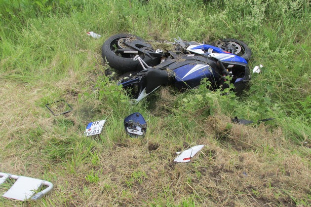 POL-HOL: Bundesstraße 240: Capellenhagen - Scharfoldendorf: 32-jähriger Kradfahrer schwer verletzt - Nach rechts von der Fahrbahn abgekommen -