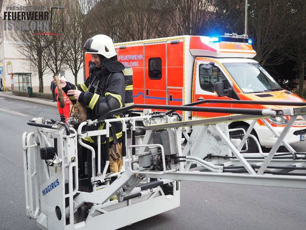 FW-MK: Kaminbrand im Mehrfamilienhaus