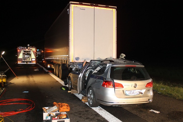 POL-PDNW: Verkehrsunfall mit Getöteten