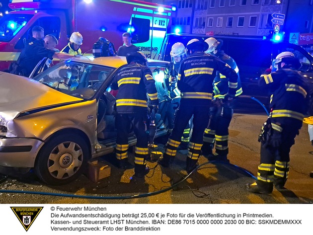 FW-M: Personenrettung nach Unfall (Schwabing)