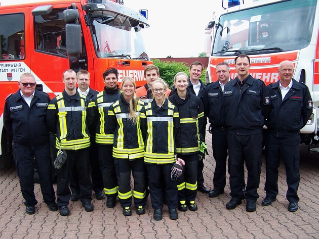 FW-EN: Fünf ehrenamtliche Feuerwehrangehörige sorgen nun für Sicherheit in Herdecke