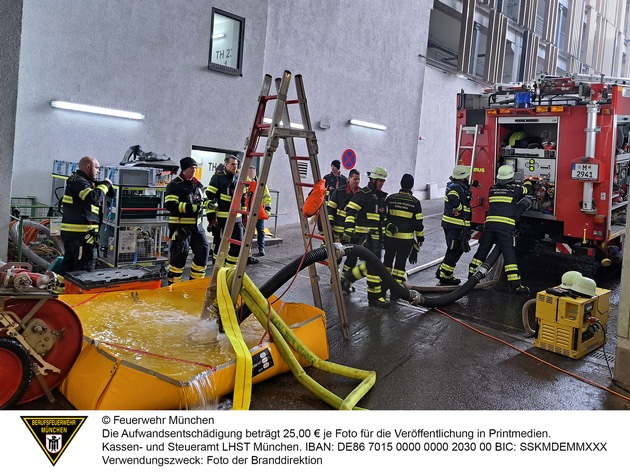 FW-M: Stundenlanger Einsatz durch Wasserschaden (Neuperlach)