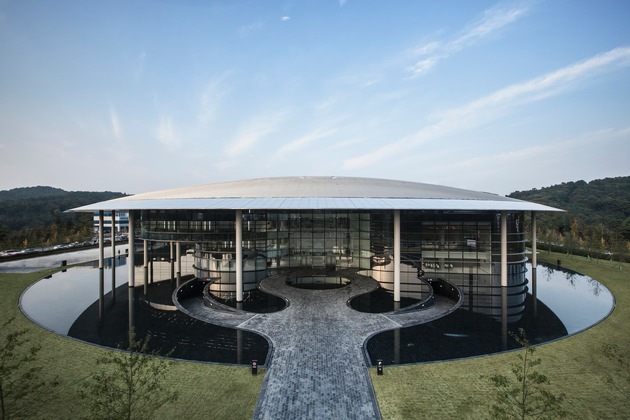 Hankook Technodome: Reifenhersteller eröffnet neues zukunftsweisendes Forschungs- und Entwicklungszentrum (FOTO)