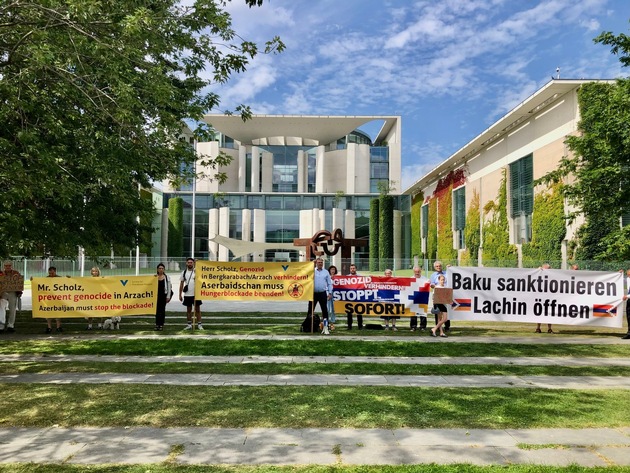 GfbV überreicht Appell an Bundeskanzler Scholz: Drohenden Genozid in Arzach/Berg-Karabach verhindern!