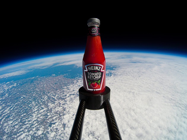 Mars Mission erfolgreich: HEINZ Tomaten Ketchup wird auch auf dem roten Planeten die Nummer Eins sein!
