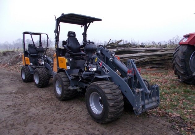 POL-MI: Polizei entdeckt auf Bauernhof gestohlene Traktoren und Baufahrzeuge