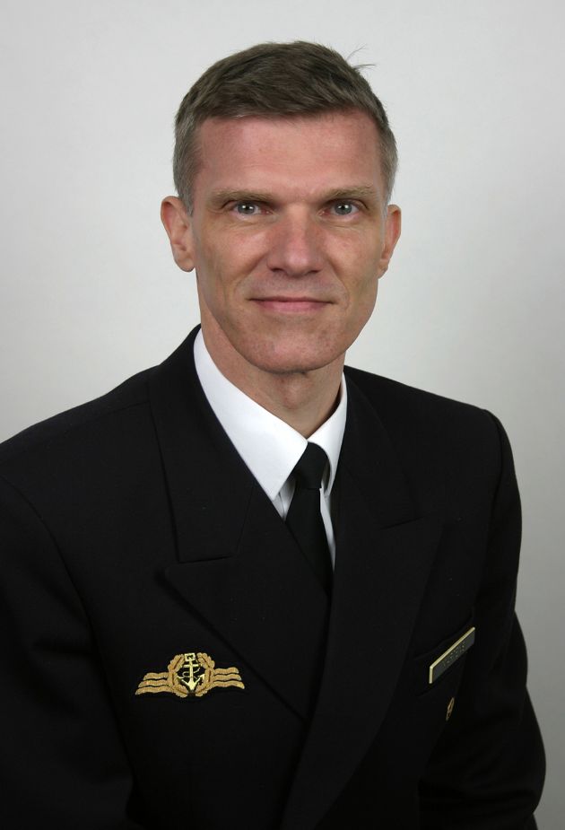 Kommandowechsel an der Spitze 
der Einsatzflottille 1 - 
Flottillenadmiral Thomas Jugel übergibt sein Kommando an 
Kapitän zur See Jean Martens (BILD)
