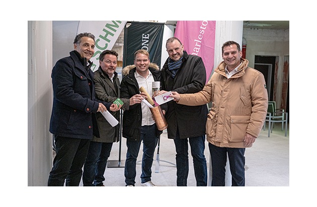 Feierliche Zeitkapseleinlassung bei klimafreundlichem Wohn- und Pflegezentrum in Bad Schussenried