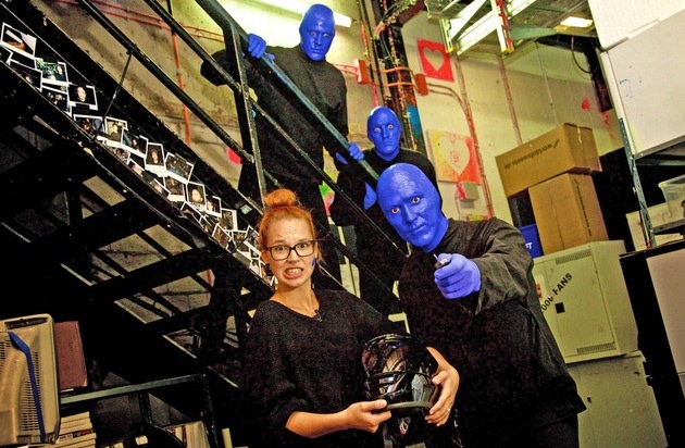 Stage Entertainment Berlin: "BLUE MAN GROUP feat. Stefanie Heinzmann" bei Raabs letzter "TV total Stock Car Crash Challenge"