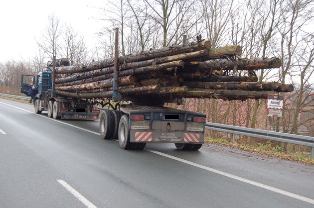 POL-STH: Kontrolle des Schwerlastverkehrs auf der B 65