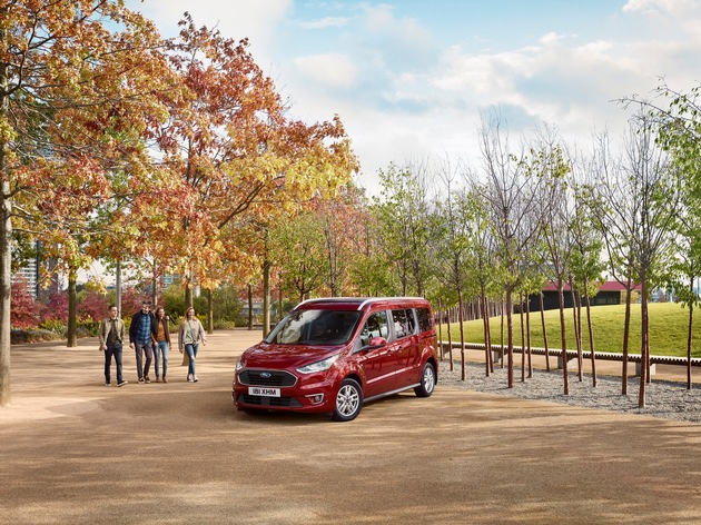 Moderne Personentransporter Ford Tourneo Courier und Tourneo Connect mit noch mehr Stil und Effizienz