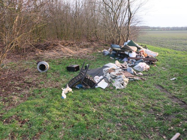 POL-DEL: Landkreis Oldenburg: Illegale Müllablagerung in Großenkneten +++ Zeugen gesucht