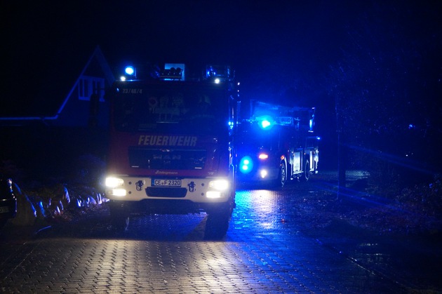 FW Wathlingen: Gasgeruch in Wohnhaus - vier verletzte Personen