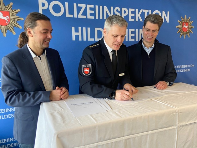 POL-HI: Netzwerk zur Bekämpfung häuslicher Gewalt - Neuer Kooperationsvertrag für die Region Hildesheim