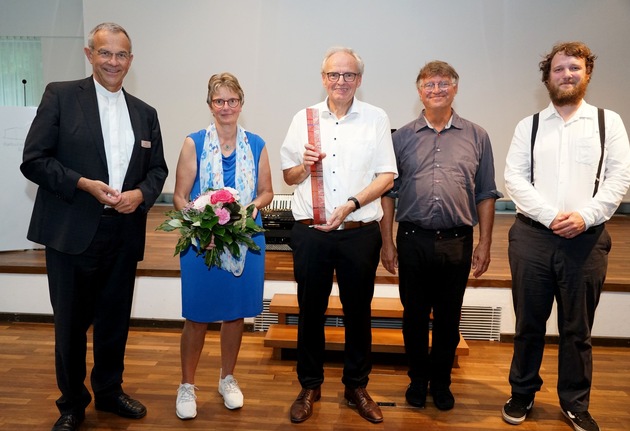 „Heiliger Vater, retten Sie uns“ - Kirchenhistoriker Prof. Dr. Dr. hc. Hubert Wolf und Dr. Barbara Schüler stellen beim Gründungsfest der Katholischen Akademie Schwerte ihre Forschungen in den Vatikan-Archiven vor