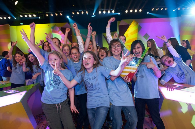 Berliner Friedrich-Händel-Oberschule gewinnt größtes bundesweites Schülerquiz &quot;Die beste Klasse Deutschlands&quot; 2011 / Äußerst knappe Entscheidung sorgte für größtmögliche Spannung (mit Bild)