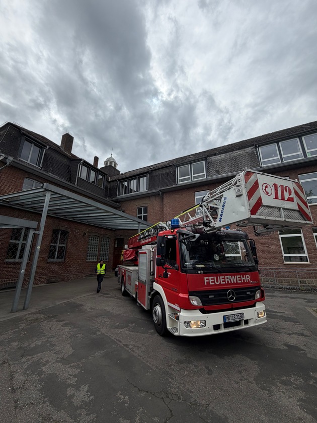 FW-MK: Gemeinsame Ausbildung der Feuerwehr Iserlohn mit dem Feuerwehrverband Märkischer Kreis