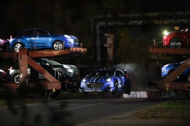Le Ford Puma Rally1 de M-Sport mène la charge pour célébrer le cap du million de Ford produites à l&#039;usine de Craiova en Roumanie