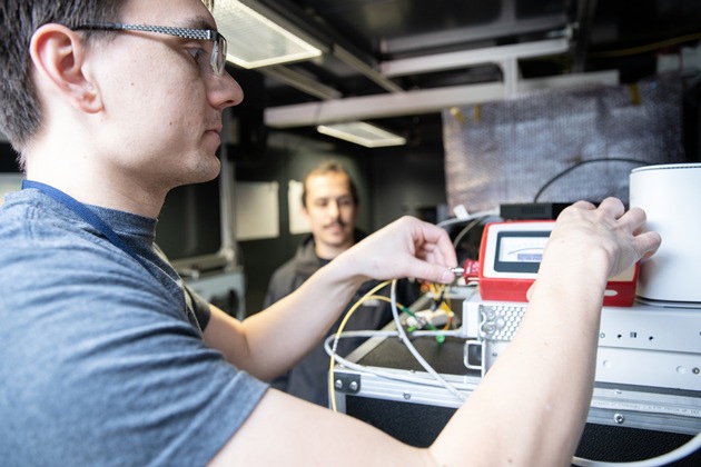 Quantum keys for technological sovereignty