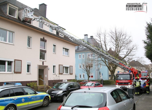 FW-MK: Brand in einer Dachgeschosswohnung