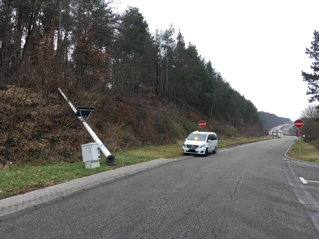 POL-PDKL: A6/Wattenheim, Zeugen gesucht