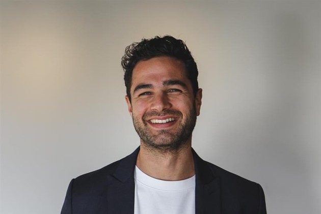 Ex-Yello-Strom-Chef Dr. Peter Vest startet partnerschaftlichen Stromanbieter: &bdquo;STARQstrom&rdquo; kombiniert eigene Erzeugung, transparente Herkunftsnachweise und Vollversorgung für mittelst&auml;ndische Unternehmen und Privatkunden