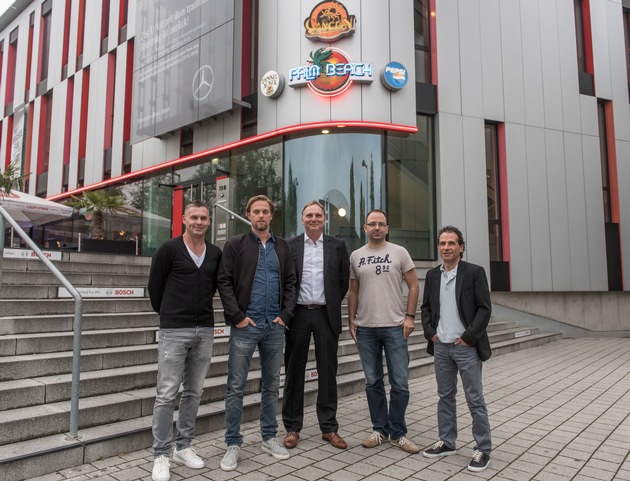 Sky bringt prominente Fußballexperten an den Stammtisch in Stuttgarter Sportsbar