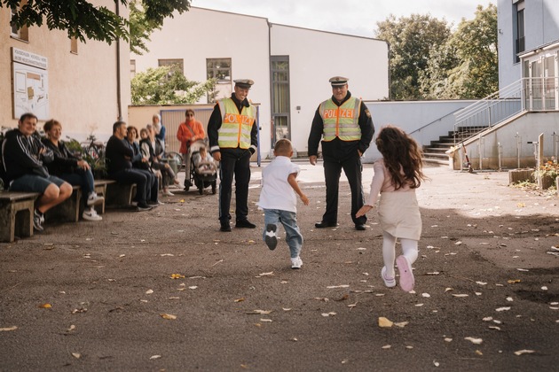 POL Schwaben Nord: 1728 - Schulbeginn in Bayern - Aktion &quot;Sicher zur Schule, sicher nach Hause&quot;