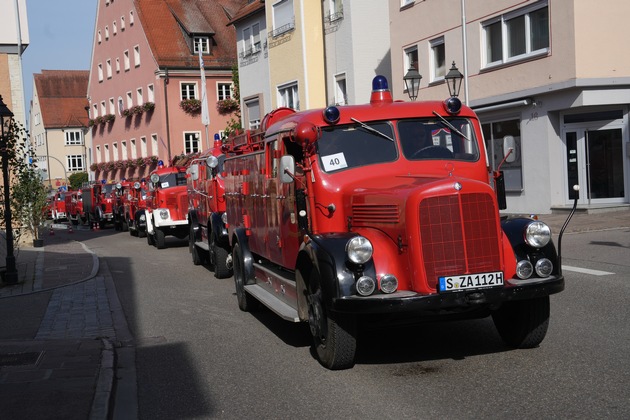 FWV BW: 11. Landesfeuerwehr-Oldtimertreffen Von Löschfahrzeug bis Drehleiter: Nostalgie-Zauber in Winnenden