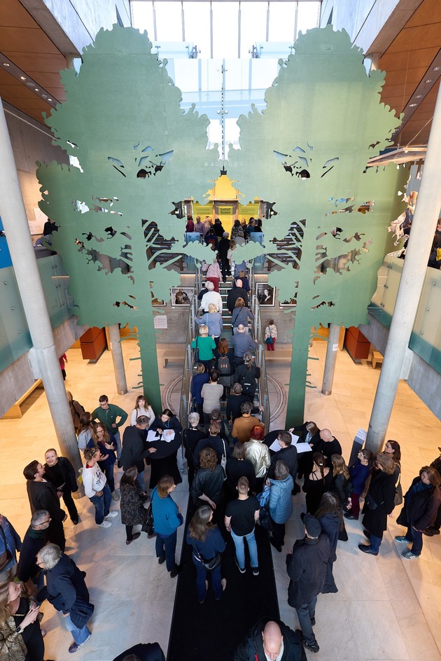 Finnisches Glück ist mehr als ein Lächeln: Erfolgreicher Auftakt für Ausstellung „Ernsthaft glücklich“ in Berlin