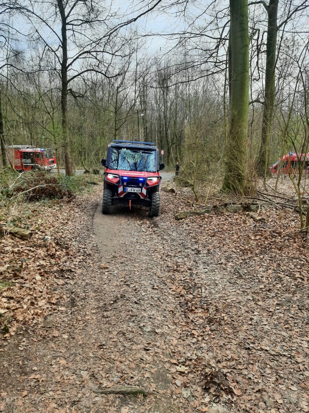 FW-E: Verletzte Person im Wald - erster Einsatz des neuen ATV der Feuerwehr Essen