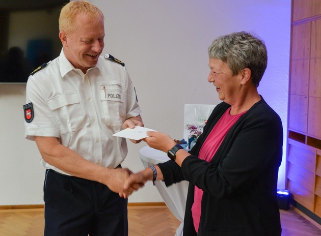 POL-AK NI: Landtagspräsidentin besucht Polizeiakademie Niedersachsen - Stärkung der Demokratie im Fokus der Gespräche