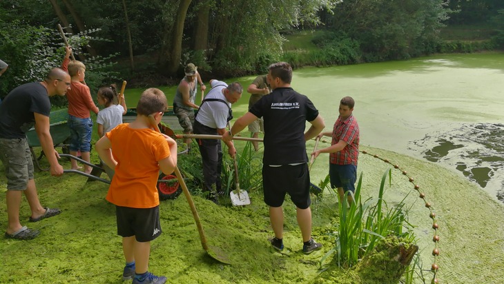 FW-MG: Fischsterben im Peeler Feldchen See