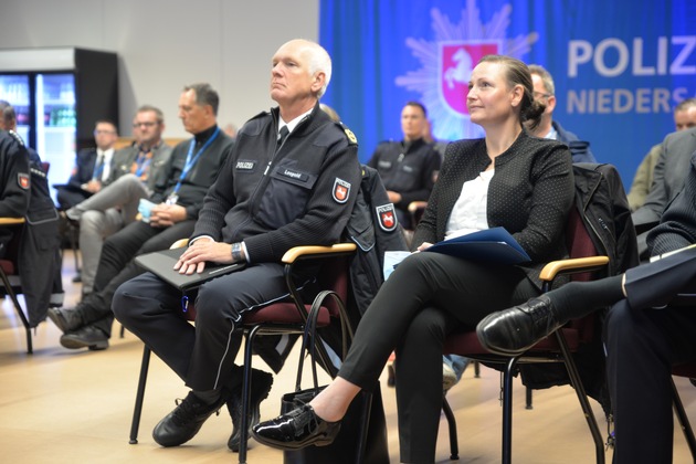 POL-AK NI: Polizeiakademie Niedersachsen veranstaltet Fachtagung für Polizeiführungen zum Thema &quot;Lebensbedrohliche Einsatzlagen-Anschläge&quot;
