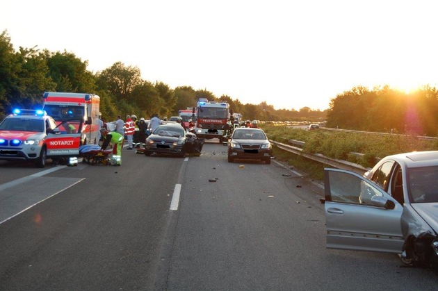 POL-PDPS: Contwig - Schwerer Verkehrsunfall auf der A8