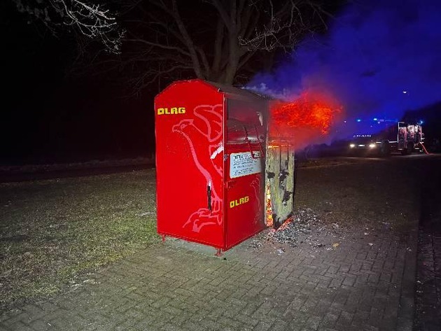 POL-STD: Unbekannte stecken Altkleidercontainer in Apensen in Brand - Polizei sucht Zeugen - Einbrecher in Stader Gaststätte