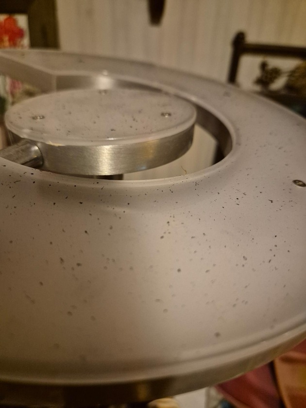 FW Datteln: Kerze löst Brand in Wohnung aus