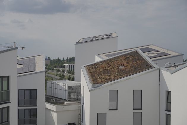 Projektbericht zum Smart City Quartier Future Living Berlin - 90 Haushalte heizen nahezu CO2-frei