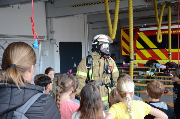 FW Ratingen: Aktion &quot;Feuerwehr macht Schule&quot; in Ratingen