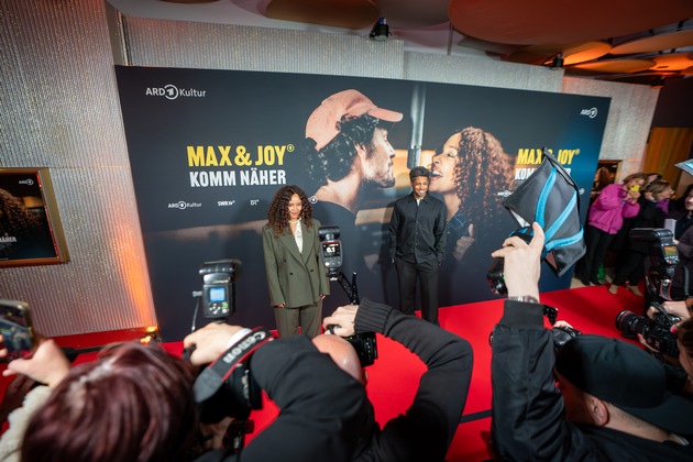 &quot;Max &amp; Joy - Komm näher&quot;: ARD-Doku zeigt intime Einblicke in Liebe, Musik und 25 Jahre gemeinsame Geschichte - jetzt in der ARD Mediathek