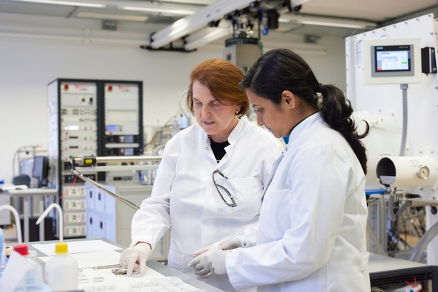 Deutsche Chemikerin gewinnt internationalen L&apos;Oréal-UNESCO-Preis “For Women in Science” 2025