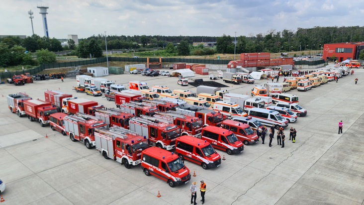 FW-F: Katastrophenschutzübung in Frankfurt - Training der Anfahrt, Bereitstellung, Koordinierung und Logistik erfolgreich durchgeführt