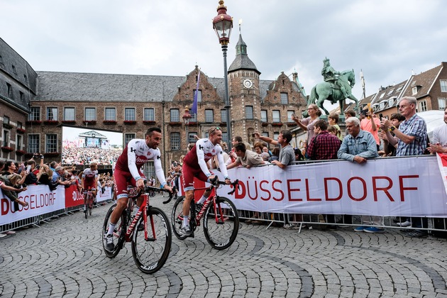 First stage of the Tour de France 2017 starts with the individual time trials on 1 July at the Düsseldorf trade fair / 198 racing cyclists introduced at the team presentation in Düsseldorf