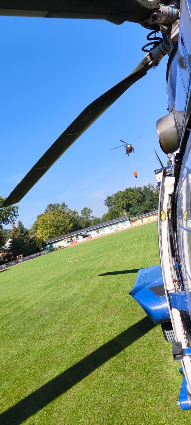 BPOLD 11: Erneut unterstützte Hubschrauber der Bundespolizei in Oranienbaum bei der Waldbrandbekämpfung