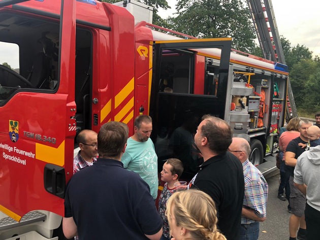 FW-EN: Anschauen - anfassen - mitmachen
Feuerwehr Sprockhövel geht neue Wege in der Mitgliederwerbung